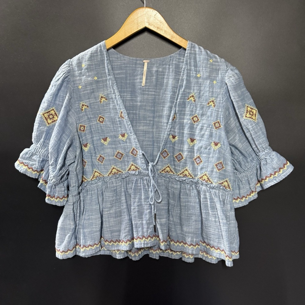 FREE PEOPLE Tallulah Womens Chambray Top Medium Blue Embroidered Ruffle Hem Boho